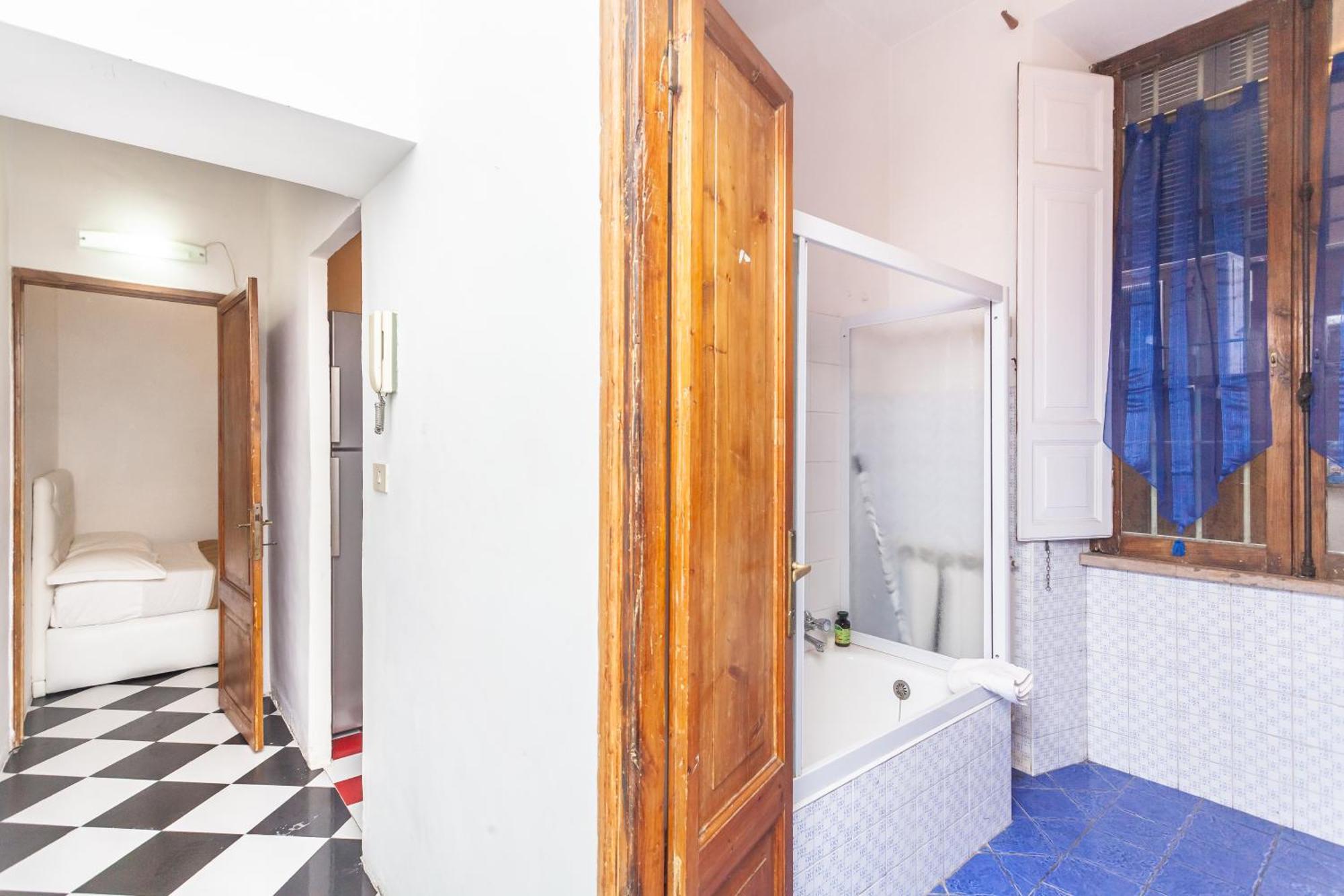 Apartment Palazzo Sant'elena - By Openroma
