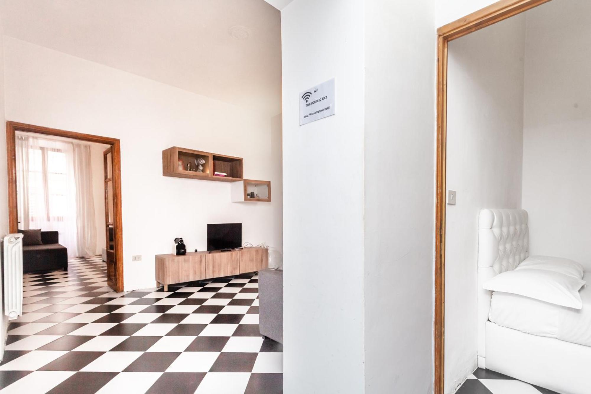 Palazzo Sant'elena - By Openroma * Rom