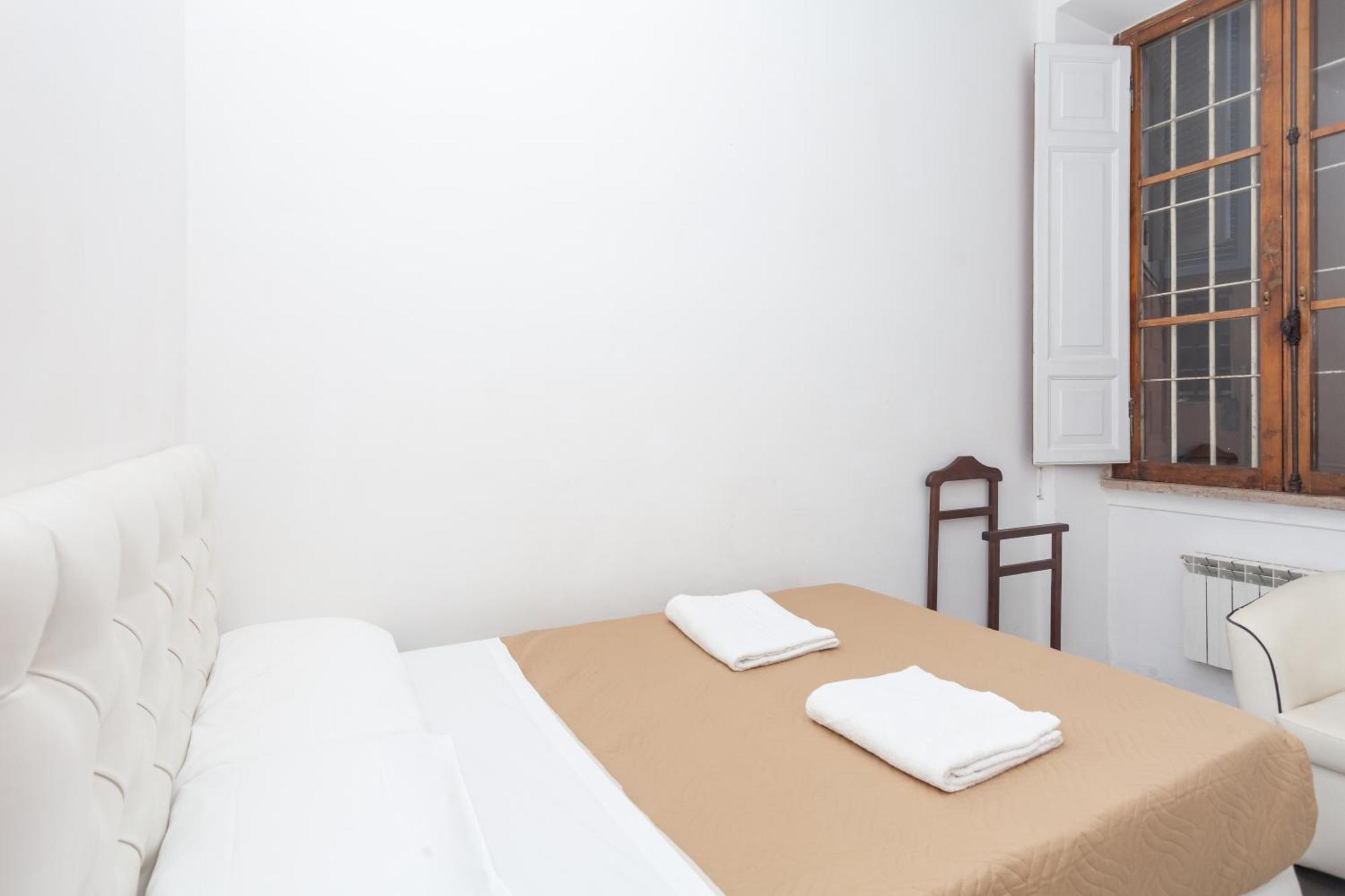 Palazzo Sant'elena - By Openroma *