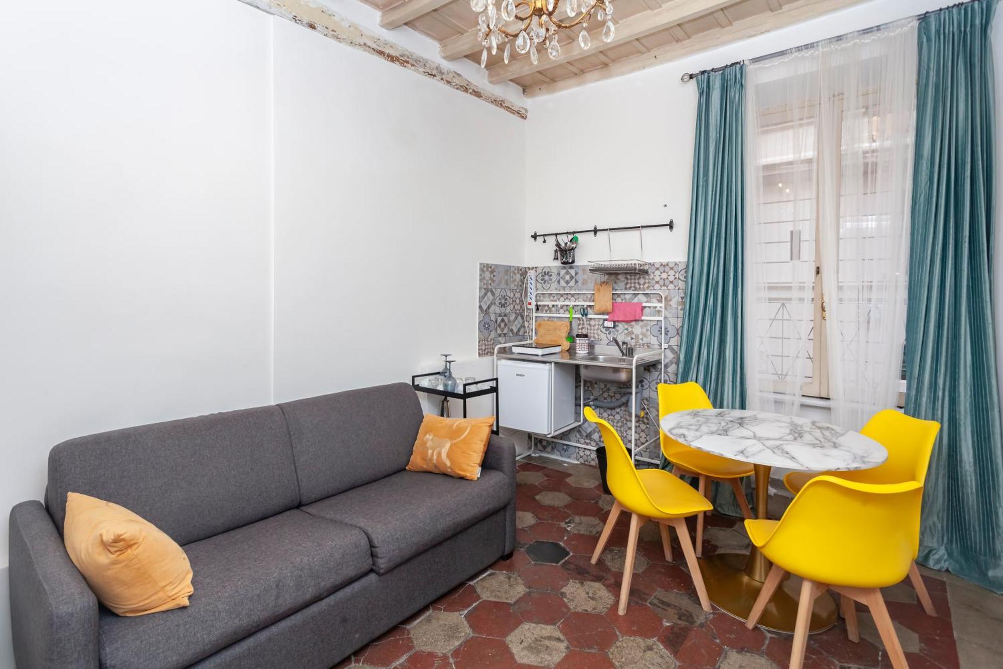 Apartment Palazzo Sant'elena - By Openroma Rom